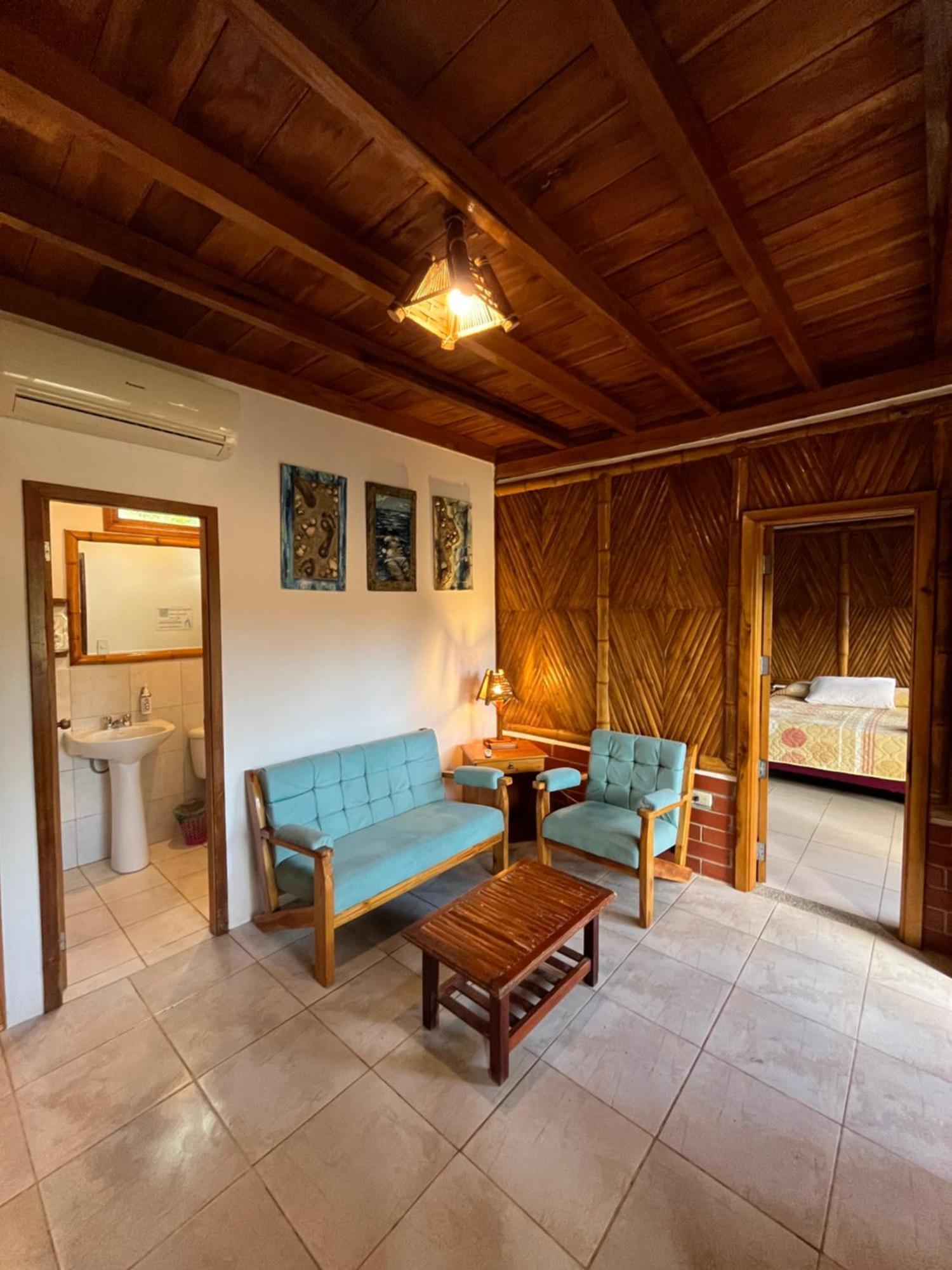 Victor Hugo Hotel Puerto López Buitenkant foto